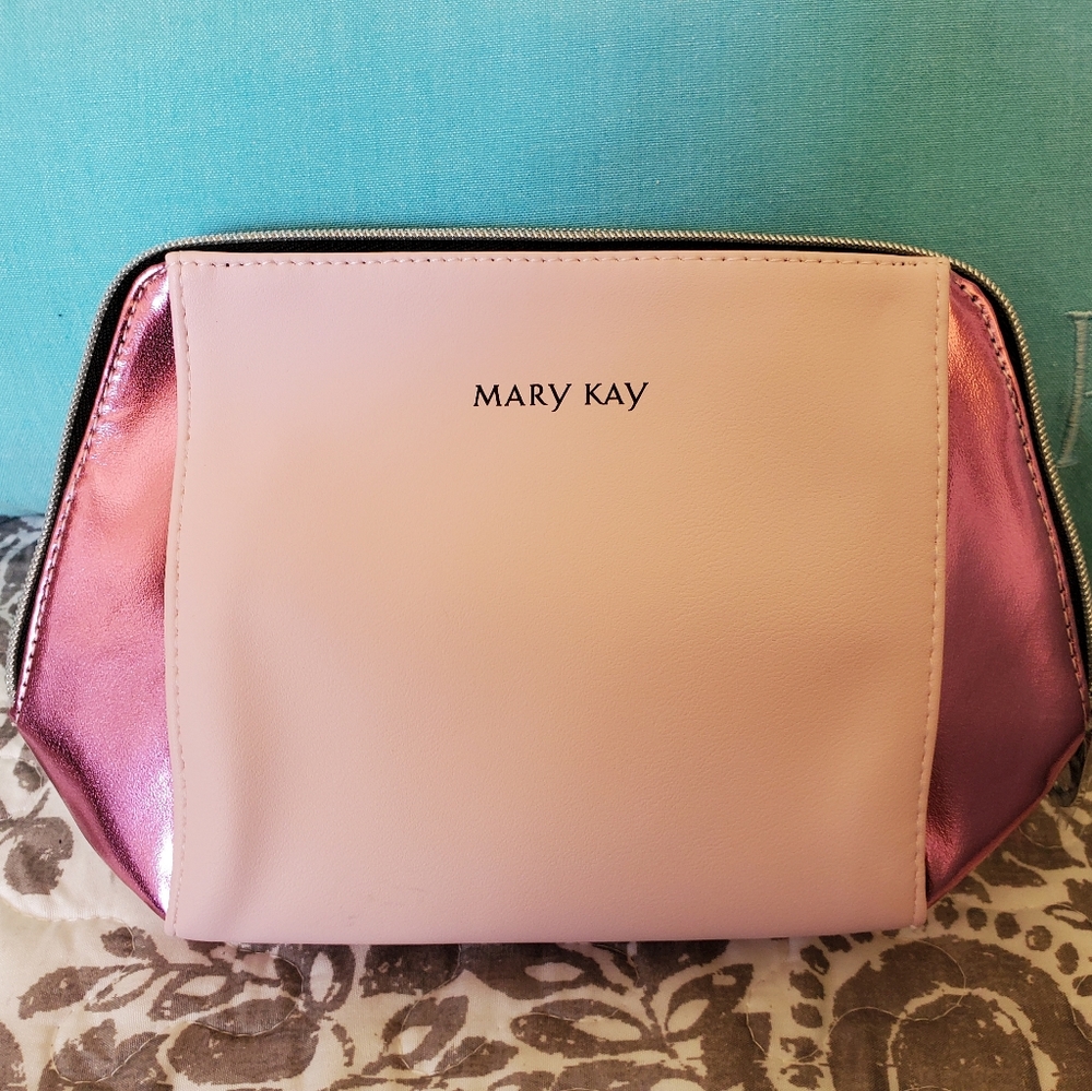 Cosmetic bag